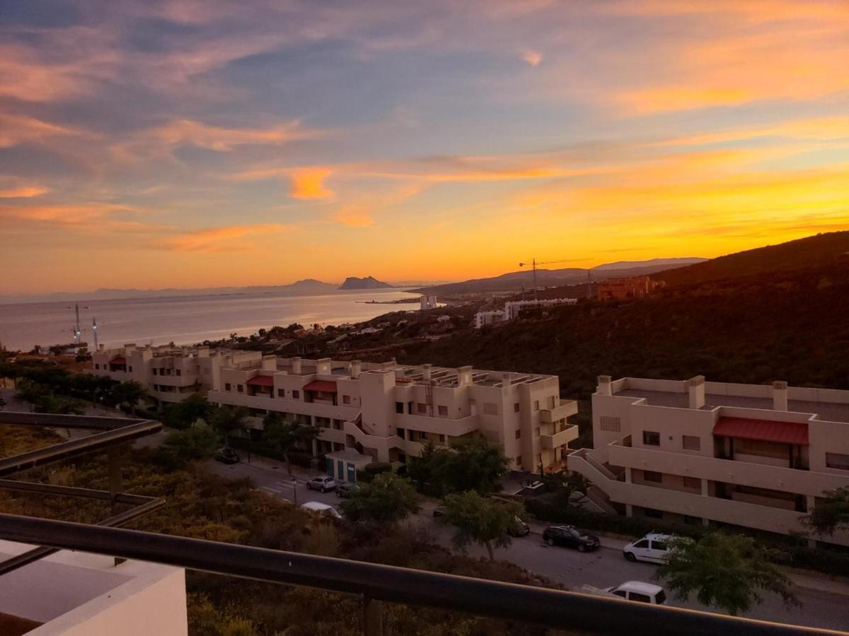 فيلا Manilva Townhouse With Spectacular Views Of Gibraltar المظهر الخارجي الصورة
